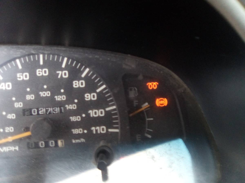Illustration for article titled At $15,000, Could This Diesel-Converted 2001 Toyota 4Runner SR5 Leave You Rattled?